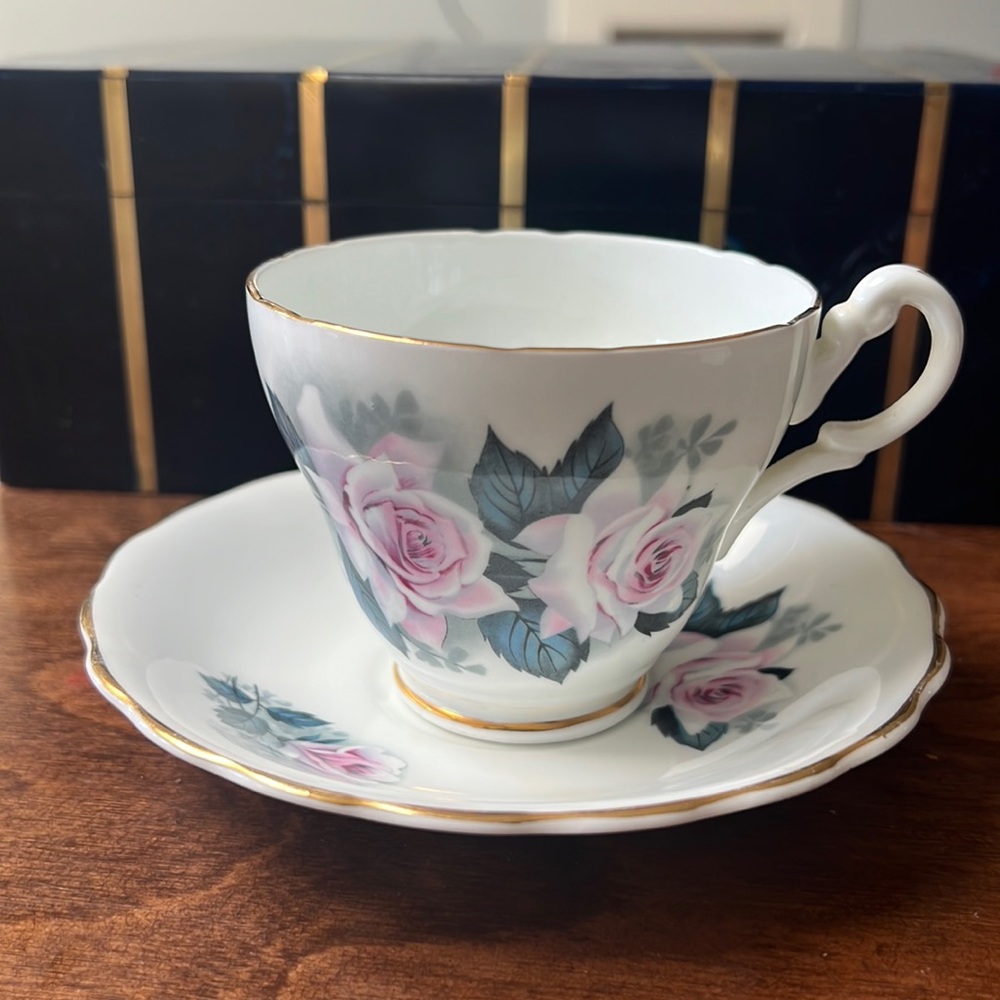 VINTAGE CONSORT TEA CUP AND SAUCER - FINE BONE CHINA - VIBRANT FLOWERS ENGLAND